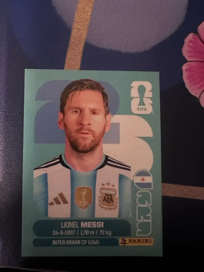 Lámina de fútbol Panini 2023