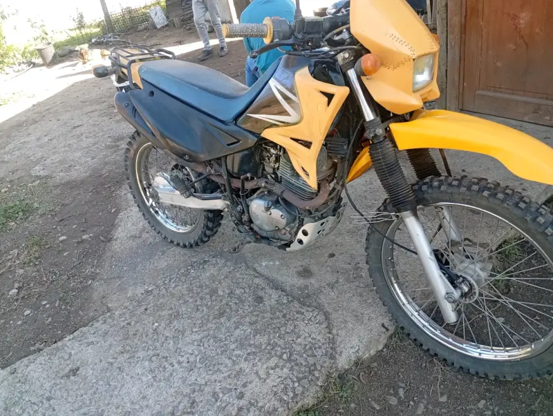 euromot gxt 200 año 2014 Moto enduro amarilla - 2