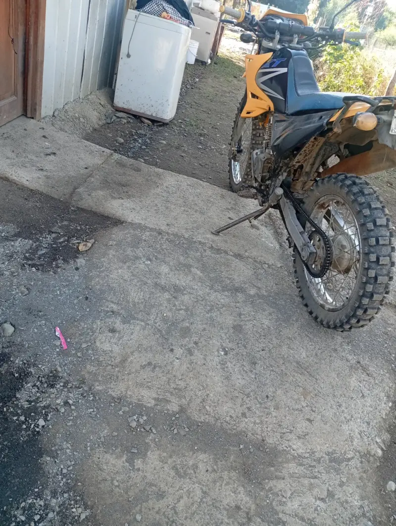 euromot gxt 200 año 2014 Moto enduro amarilla - 3