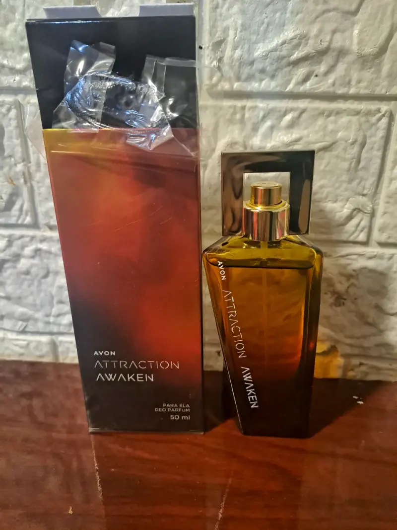 Perfume Avon Attraction Awaken