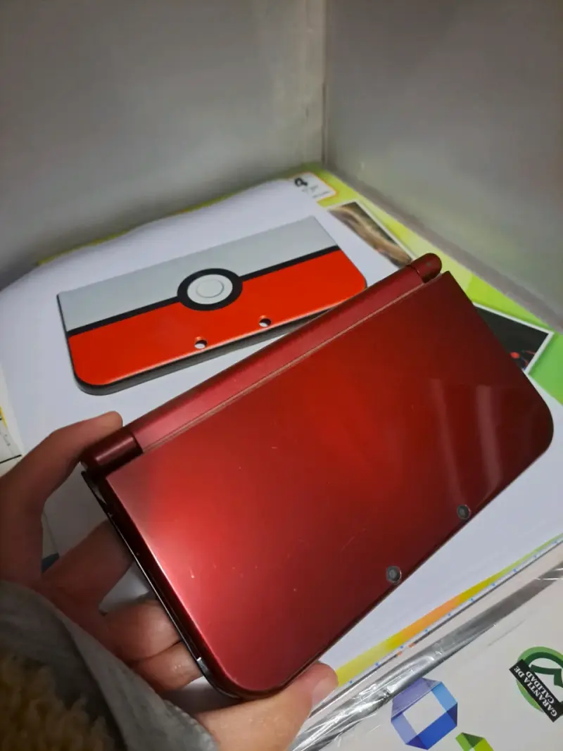 NEW Nintendo 3dXL - 1