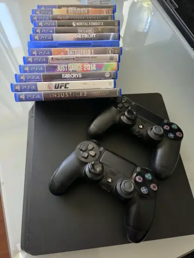 Consola PS4 con accesorios - miniatura 1