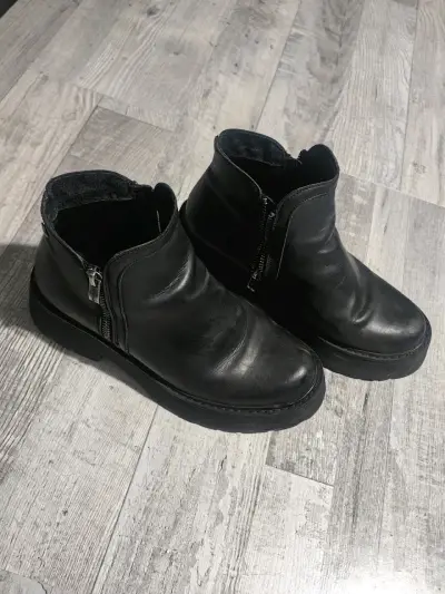 Botines de cuero negro - miniatura 1