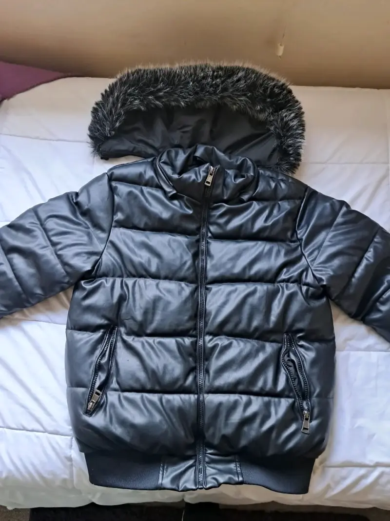 Chaqueta Puffer Negra impermeable con Capucha desm - 3