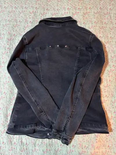 Chaqueta negra de mezclilla - miniatura 2