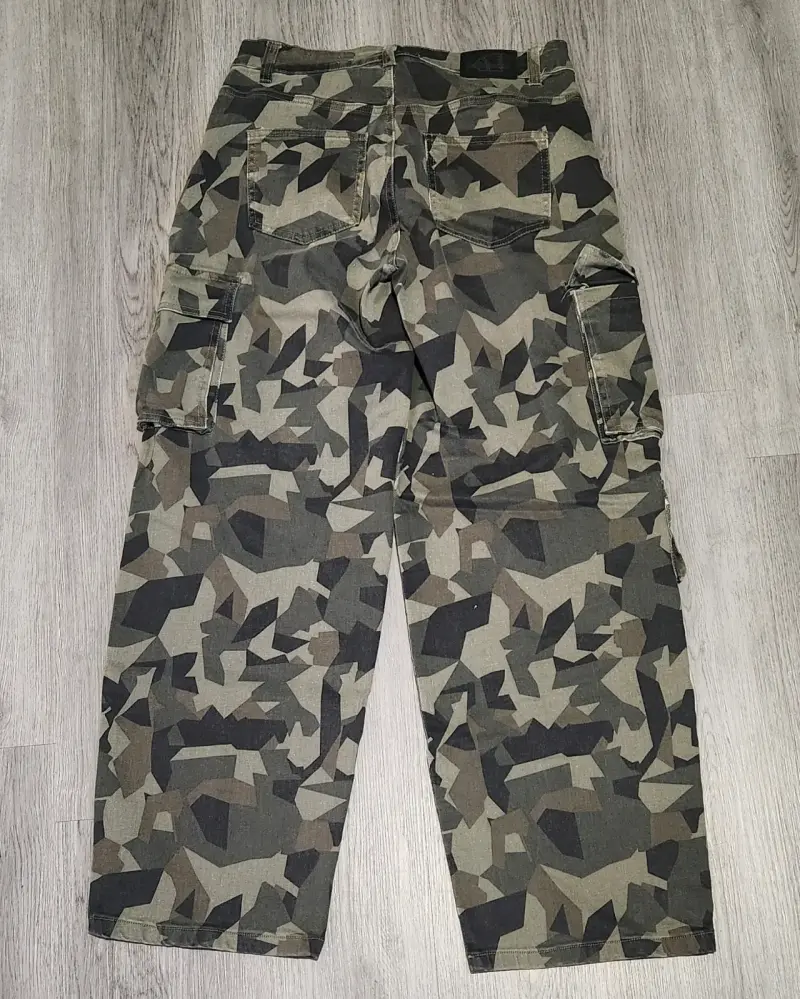 Pantalon Americanino cargo estampado militar - 2