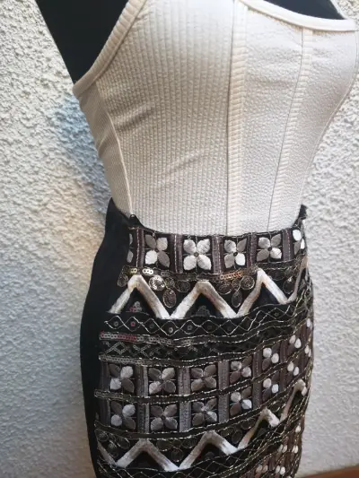 Outfit completo falda detalles más top - miniatura 2