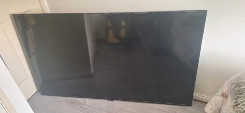 Televisor LED pantalla 65"