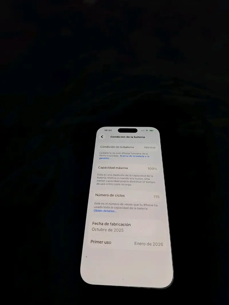 Iphone 15 impecable con su caja - 2