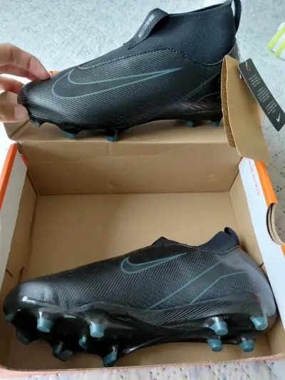 Zapatos de fútbol Nike negros de niño - miniatura 2