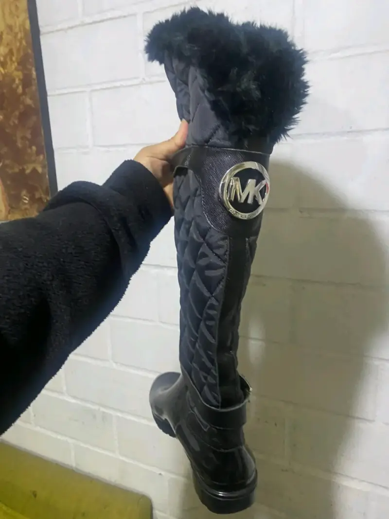 Bota de invierno negra MK - 1