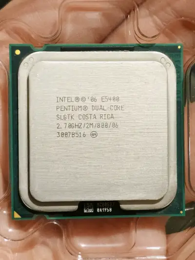INTEL PENTIUM DUAL-CORE E5400 2.70GHz - miniatura 1