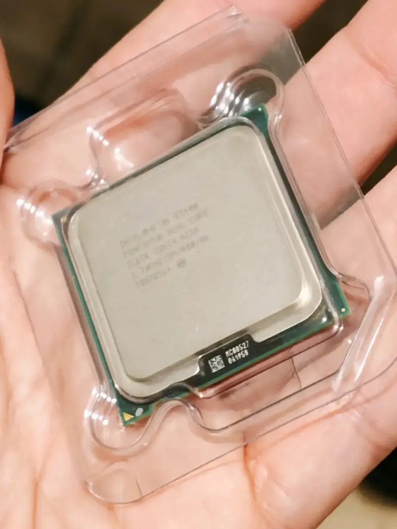 INTEL PENTIUM DUAL-CORE E5400 2.70GHz - 2