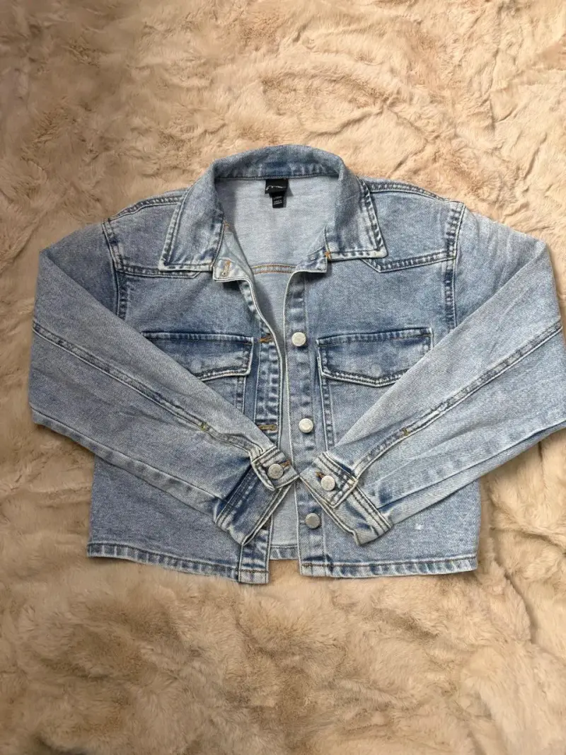 Chaqueta de mezclilla azul claro talla 10