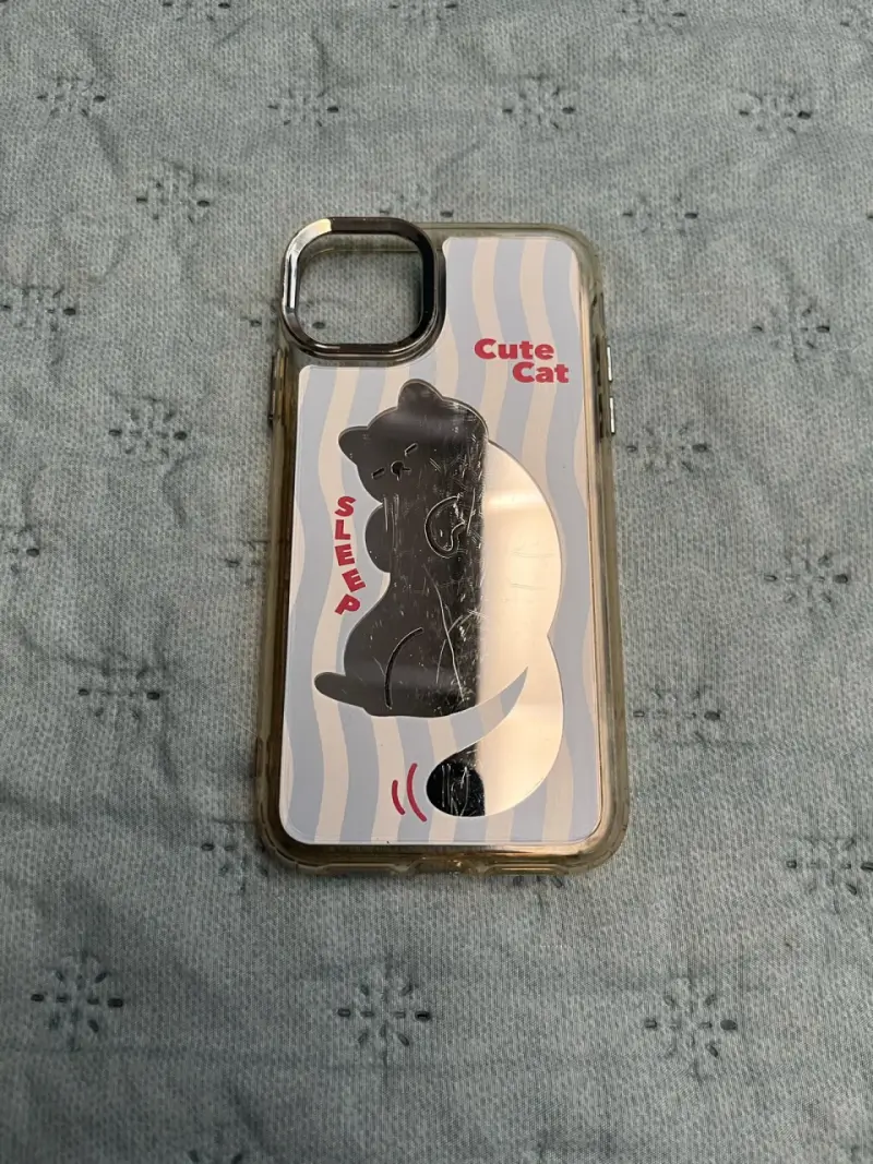 carcasa para iphone 11 con espejo de gato - 1