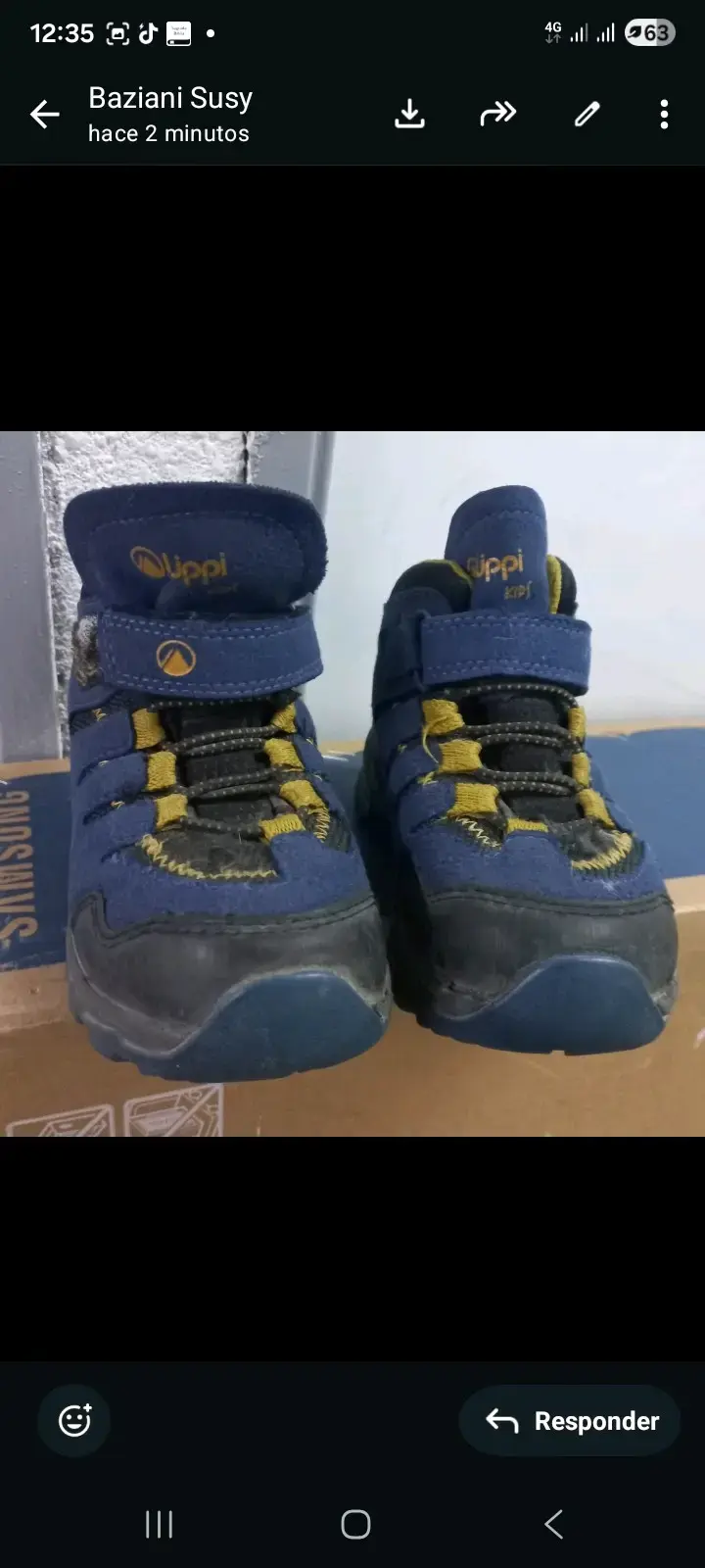 Zapatillas azules con amarillo - 1