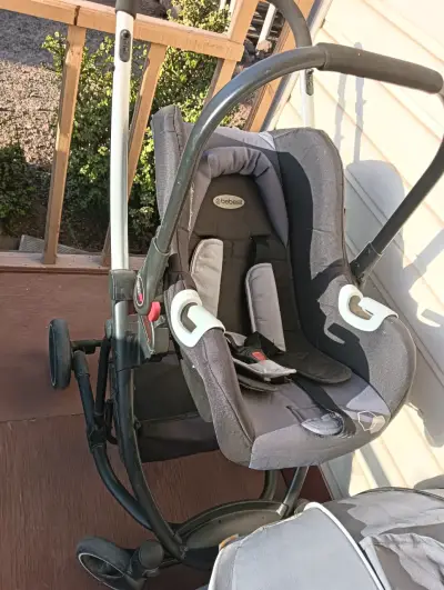 Coche de bebé gris con huevo - miniatura 4