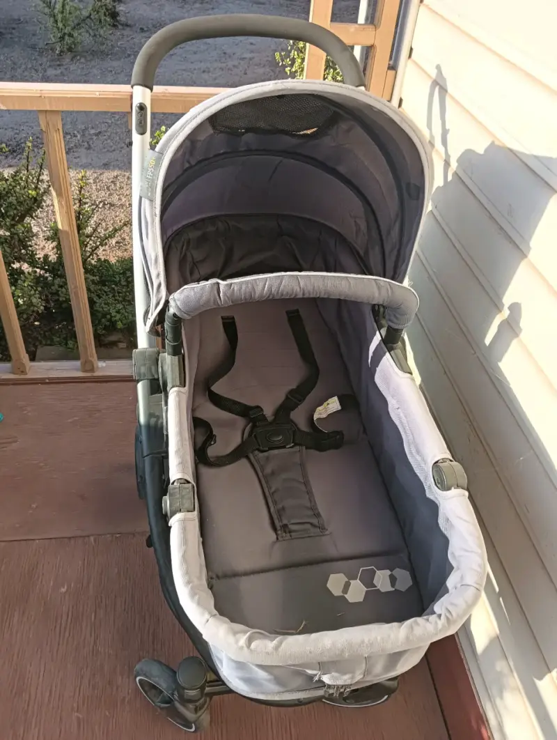 Coche de bebé gris con huevo - 6