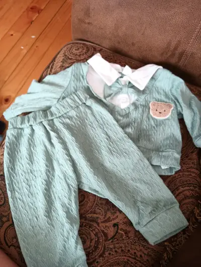 Ropa infantil variada en excelente estado - miniatura 3