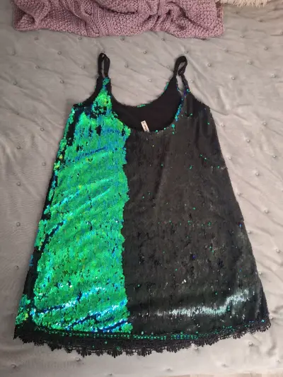 Vestido lentejuelas verde brillante - miniatura 2