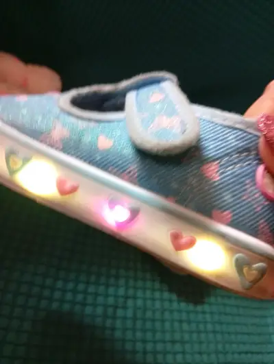 Zapatos de niña con estrellas - miniatura 2