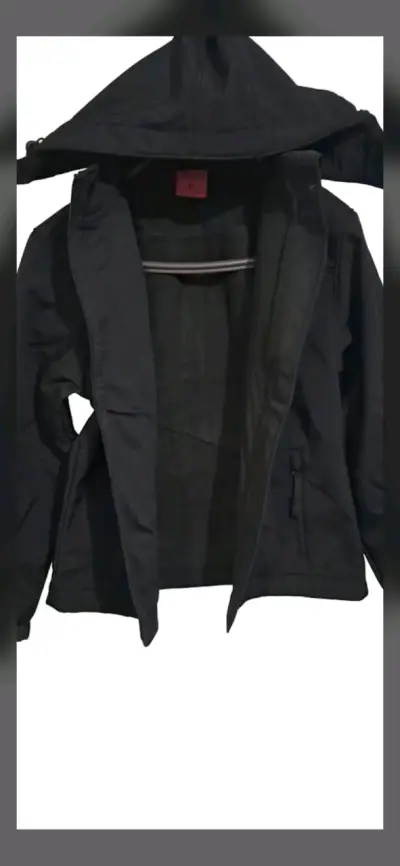 Chaqueta negra nueva - miniatura 3
