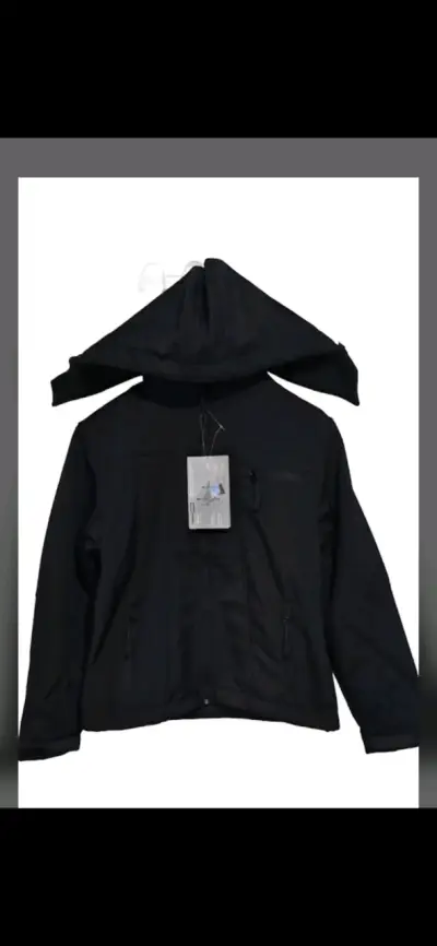 Chaqueta negra nueva - miniatura 4