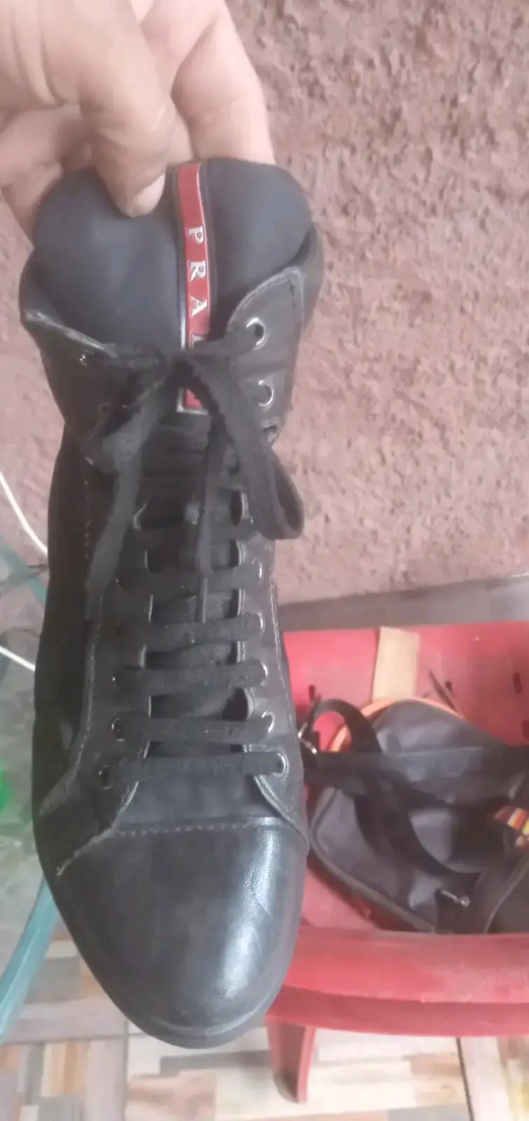 Zapatillas negras de cuero Prada - 1
