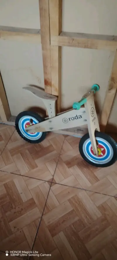 Bicicleta de equilibrio de madera - miniatura 2