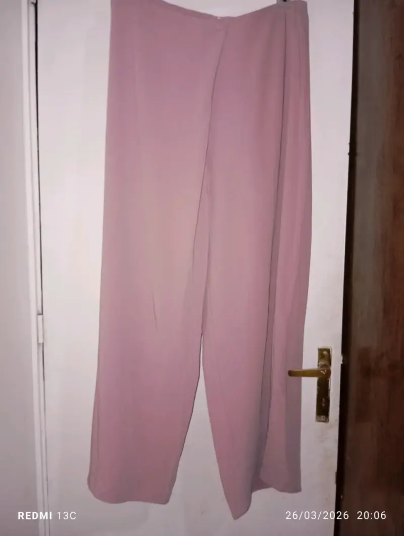 Pantalones rosados anchos - 1