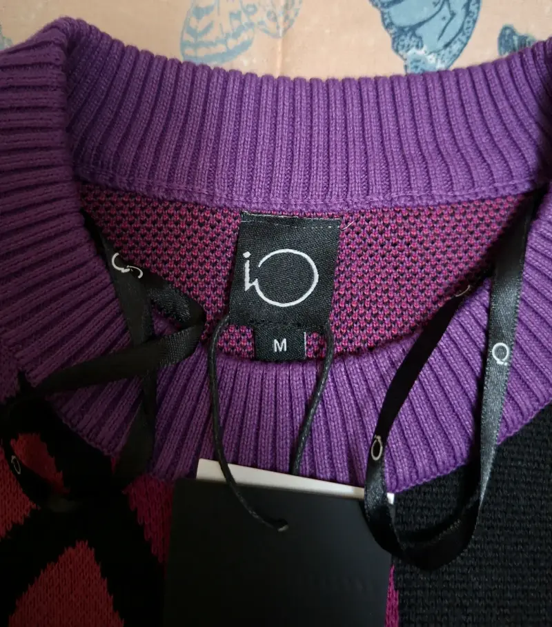 Suéter morado/fucsia con diseño floral - 2