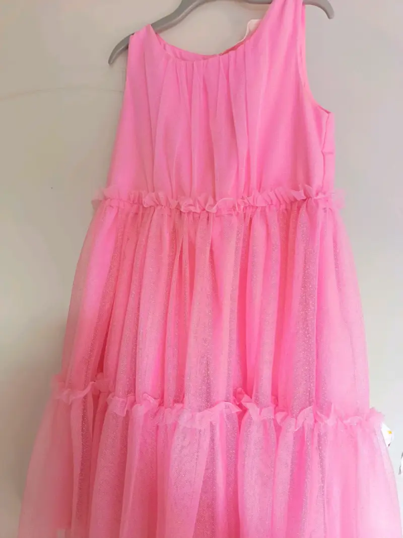 Vestido rosa brillante