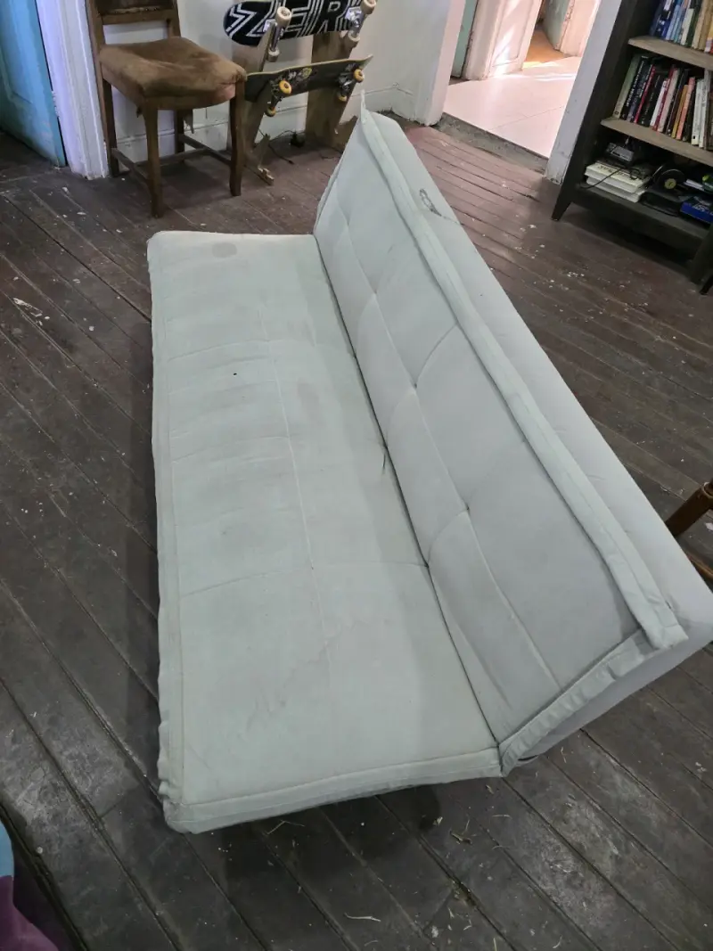 Sofá cama gris con funda - 3