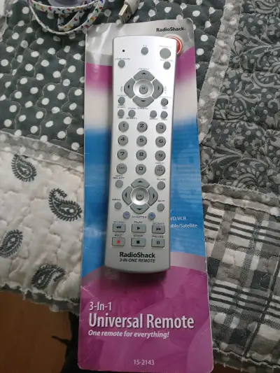 Control remoto universal RadioShack - miniatura 1