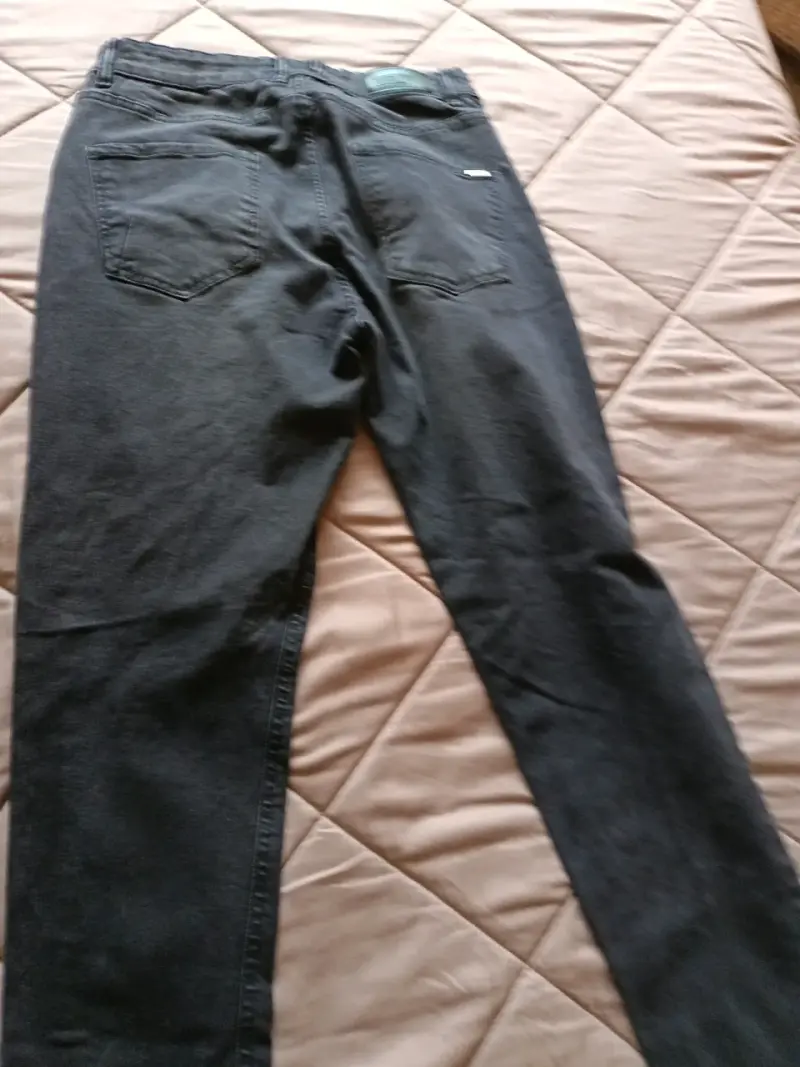 Jeans negros de mezclilla - 2