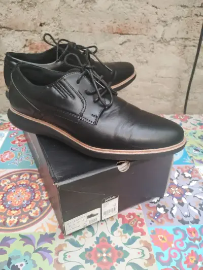 Zapatos negros de cuero - miniatura 1