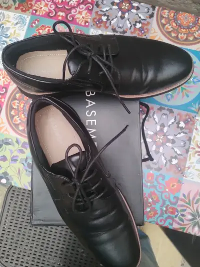 Zapatos negros de cuero - miniatura 2