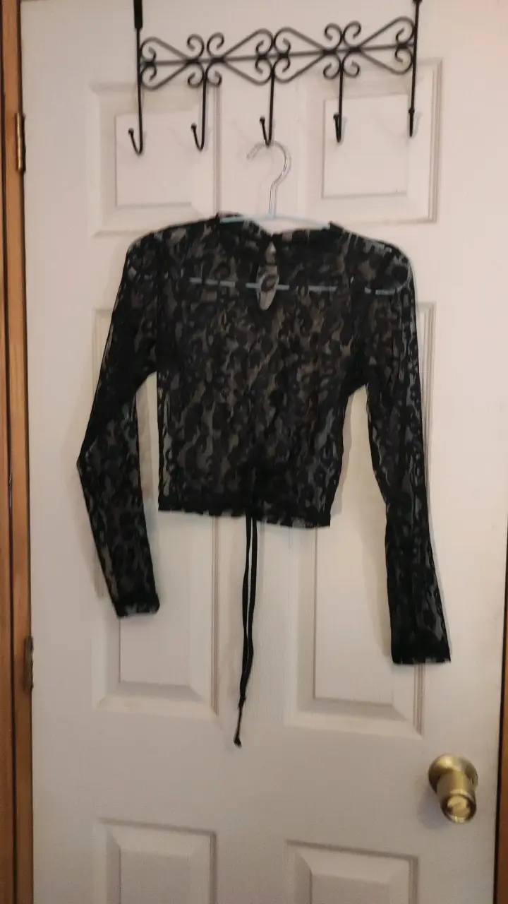 Blusa negra de encaje - 1