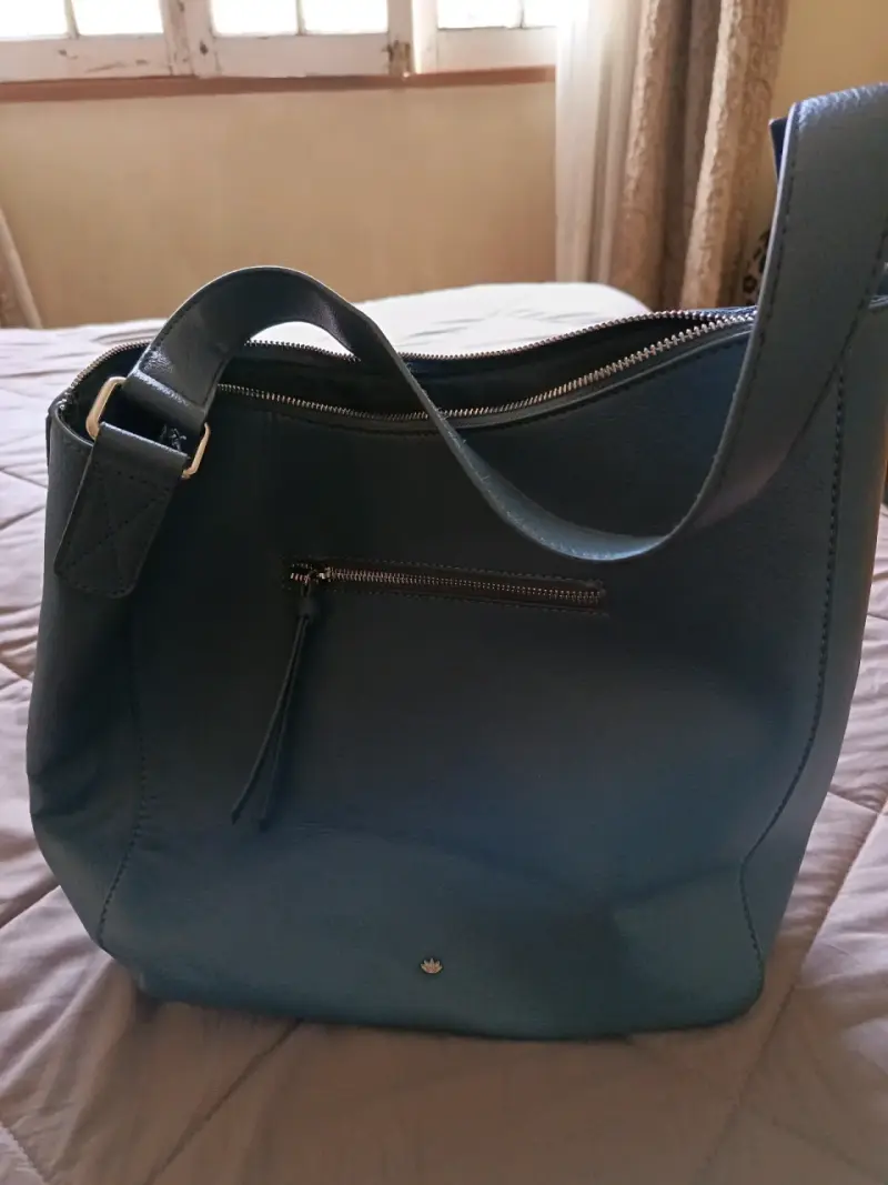 Cartera celeste eco cuero - 1