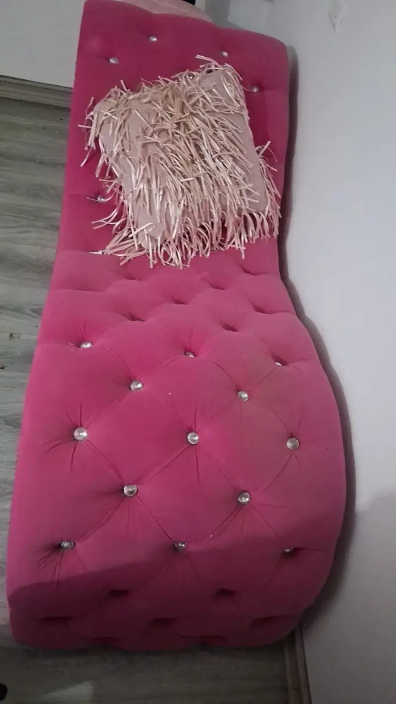 Sillón rosado con brillos de pestañas - 1
