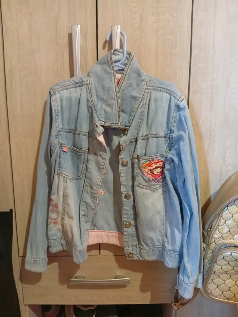 Chaqueta de mezclilla bordada