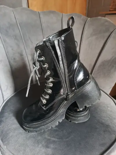 Zapatillas deportivas y botines de charol - miniatura 4