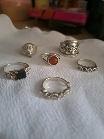 Lindos anillos de variados modelos - miniatura 1