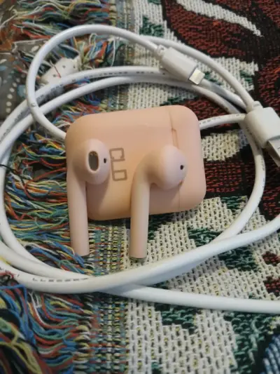 Audífonos inalámbricos rosa con cable - miniatura 2