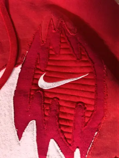 Polerón Intervenido Nike x Scream - miniatura 2