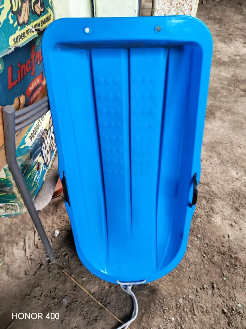 Trineo de plástico azul