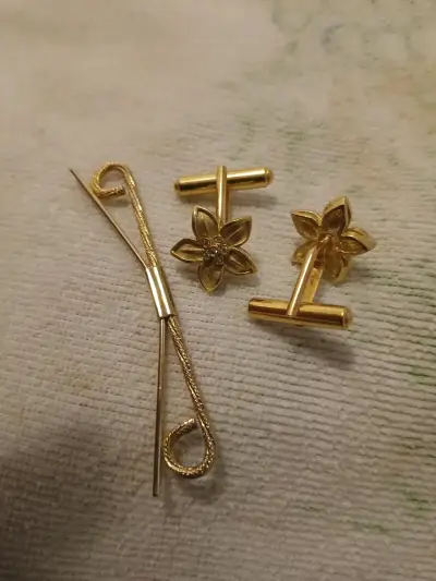 Gemelos dorados con diseño floral - miniatura 2