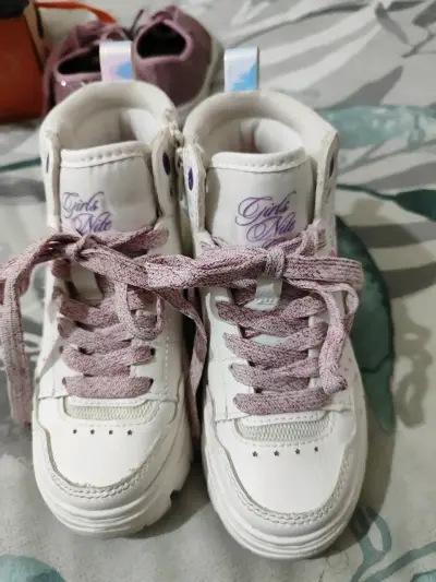 Zapatillas Bratz blancas con plataforma - miniatura 2