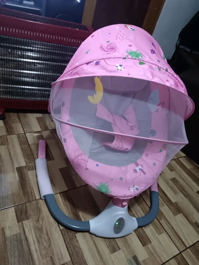 Silla mecedora infantil rosa - 1