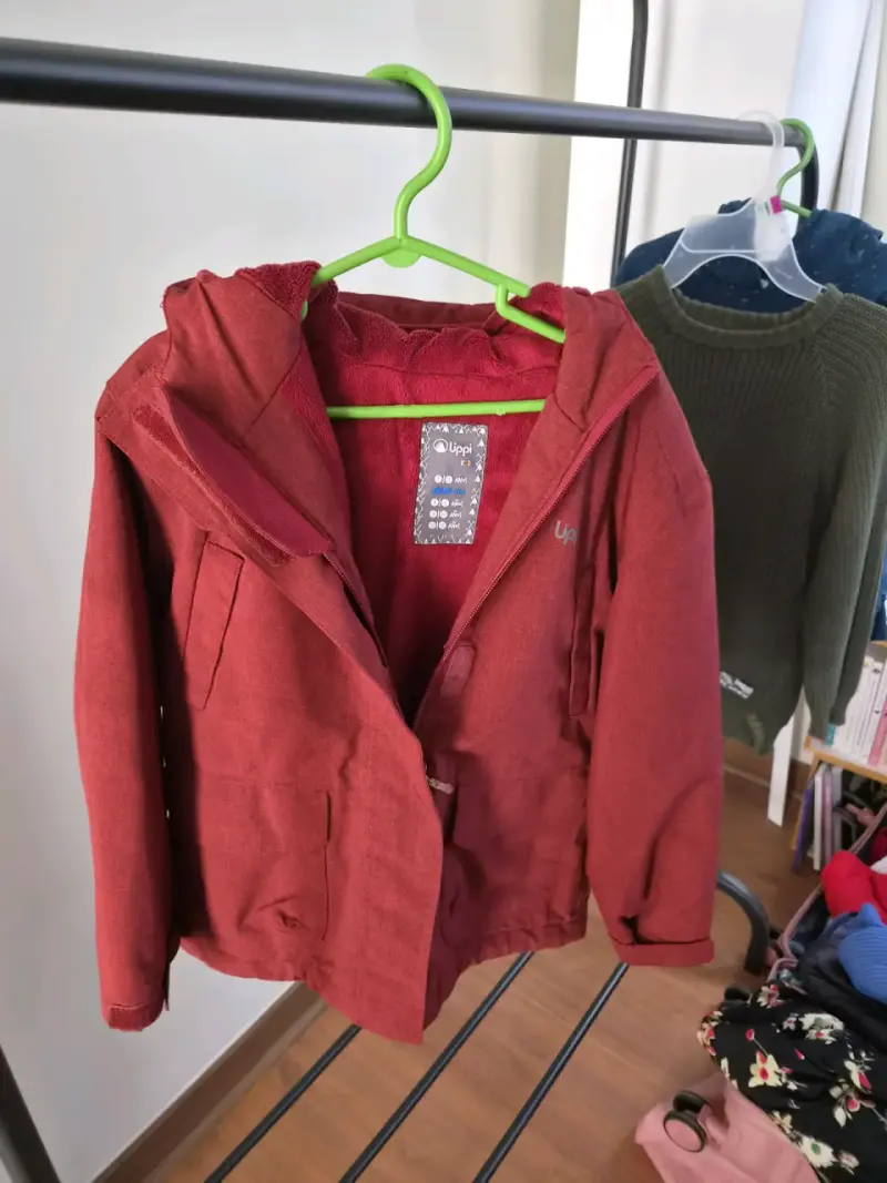 Parka infantil roja con capucha - 2